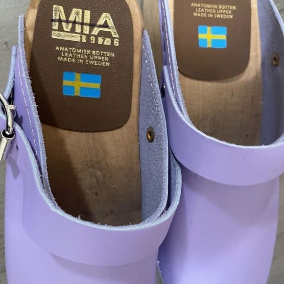Mia Made in Sweden Alma Clogs-Springtime
Size 40/US 9
New w/o the box - Picture 6 of 8